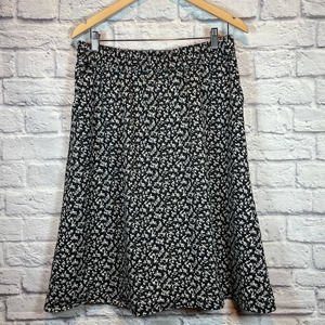 3/$15 Pull On Black White Gray Floral Flare A Line Skirt Midi Knee Length Large